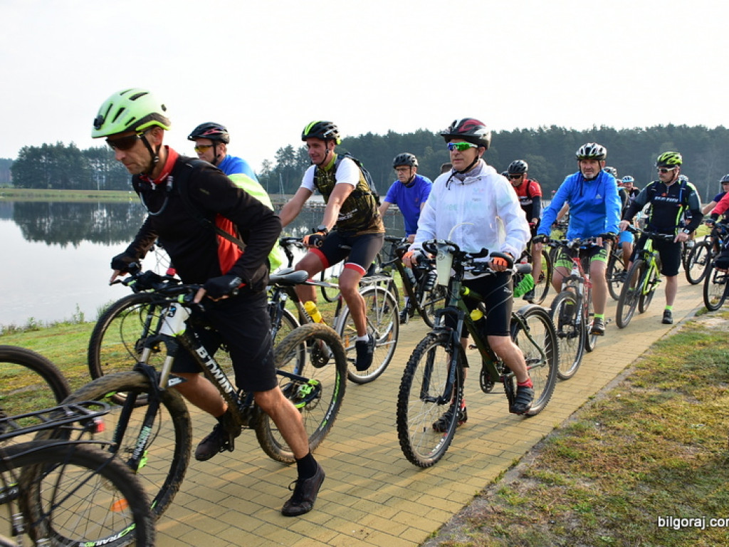 Kilkuset rowerzystów na szlaku 