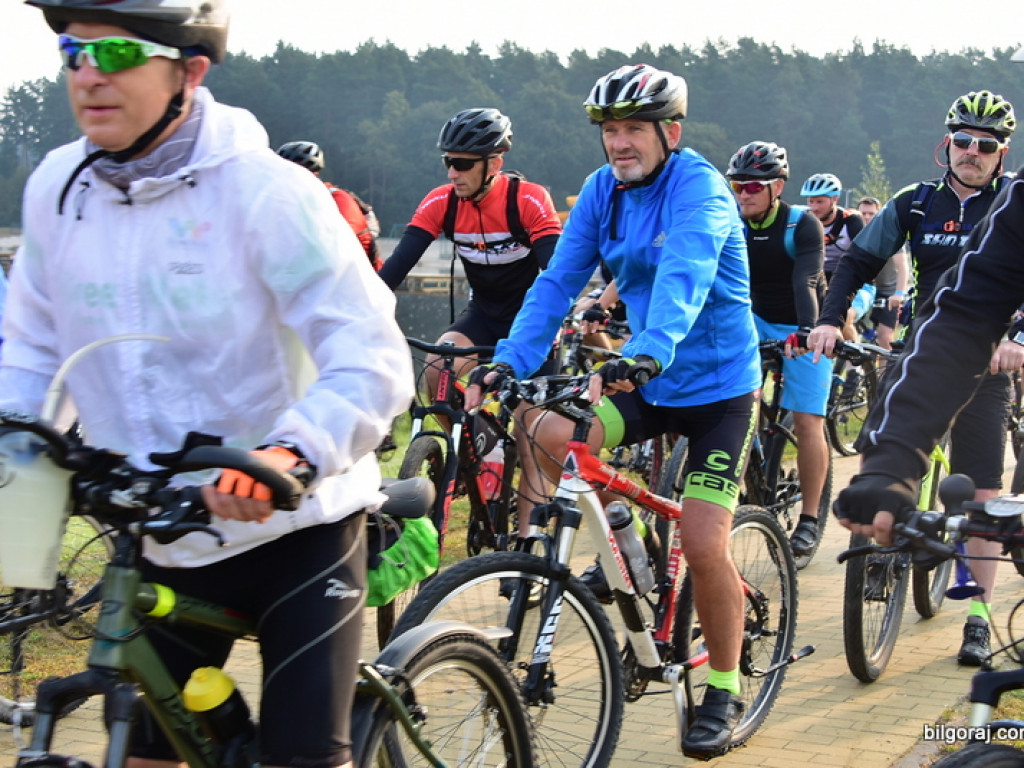 Kilkuset rowerzystów na szlaku 