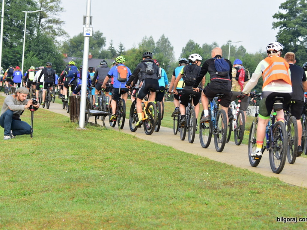 Kilkuset rowerzystów na szlaku 