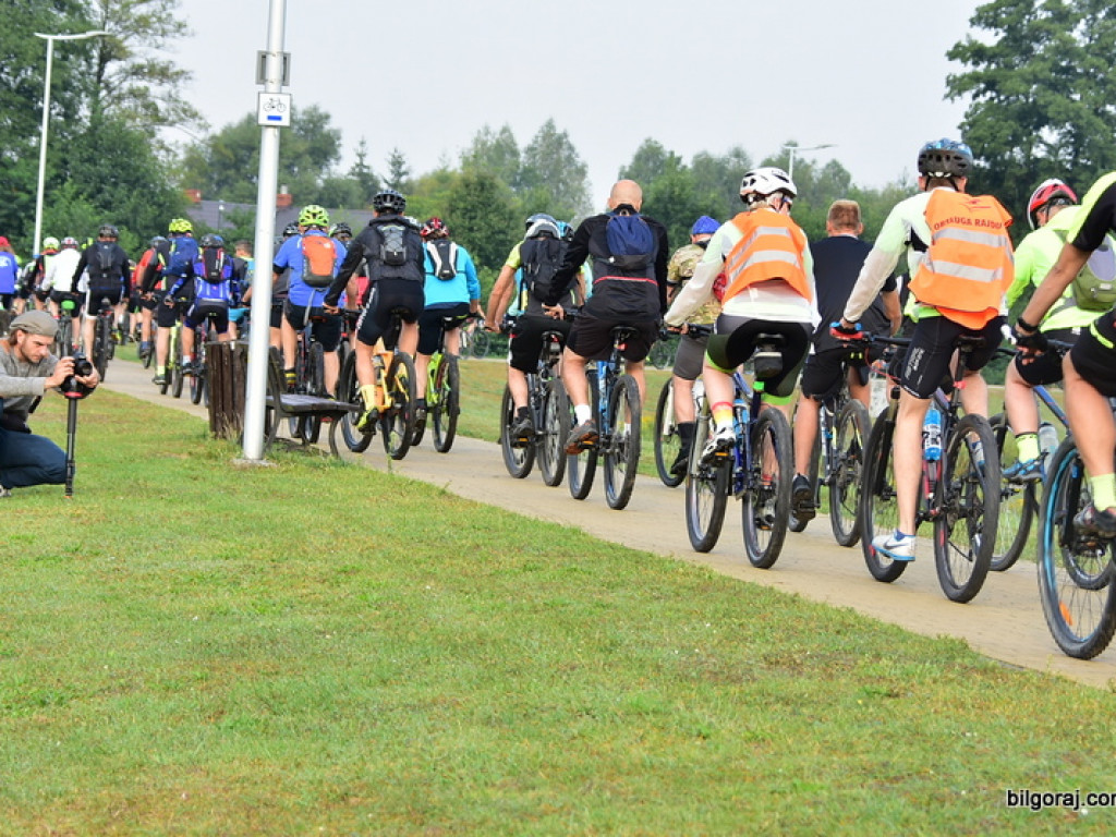 Kilkuset rowerzystów na szlaku 