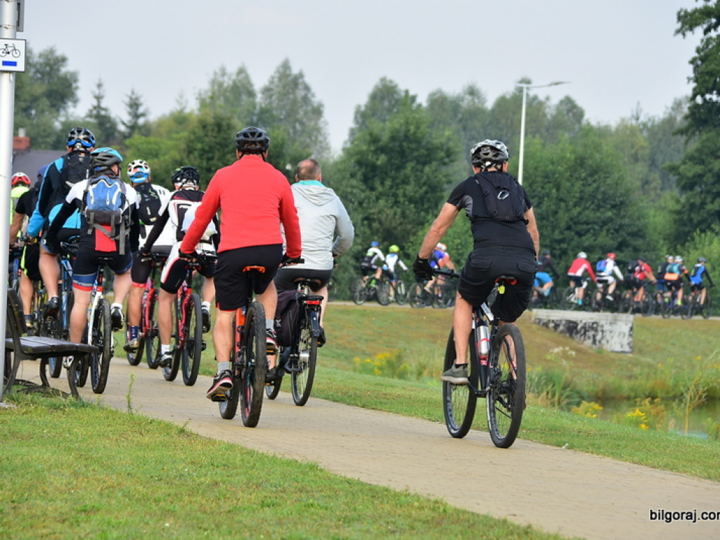 Kilkuset rowerzystów na szlaku 