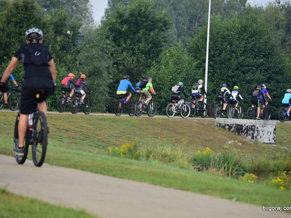 Kilkuset rowerzystów na szlaku 