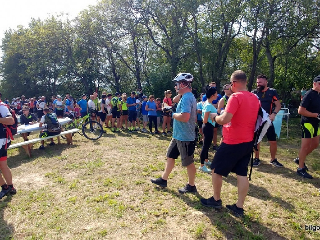 Kilkuset rowerzystów na szlaku 