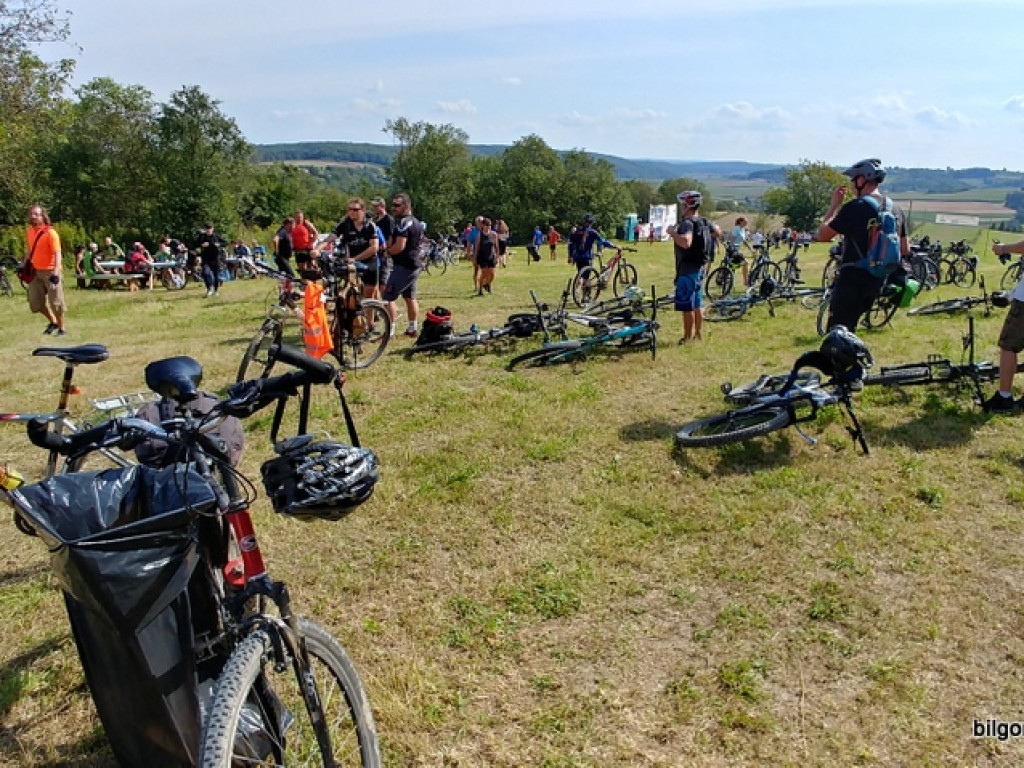 Kilkuset rowerzystów na szlaku 