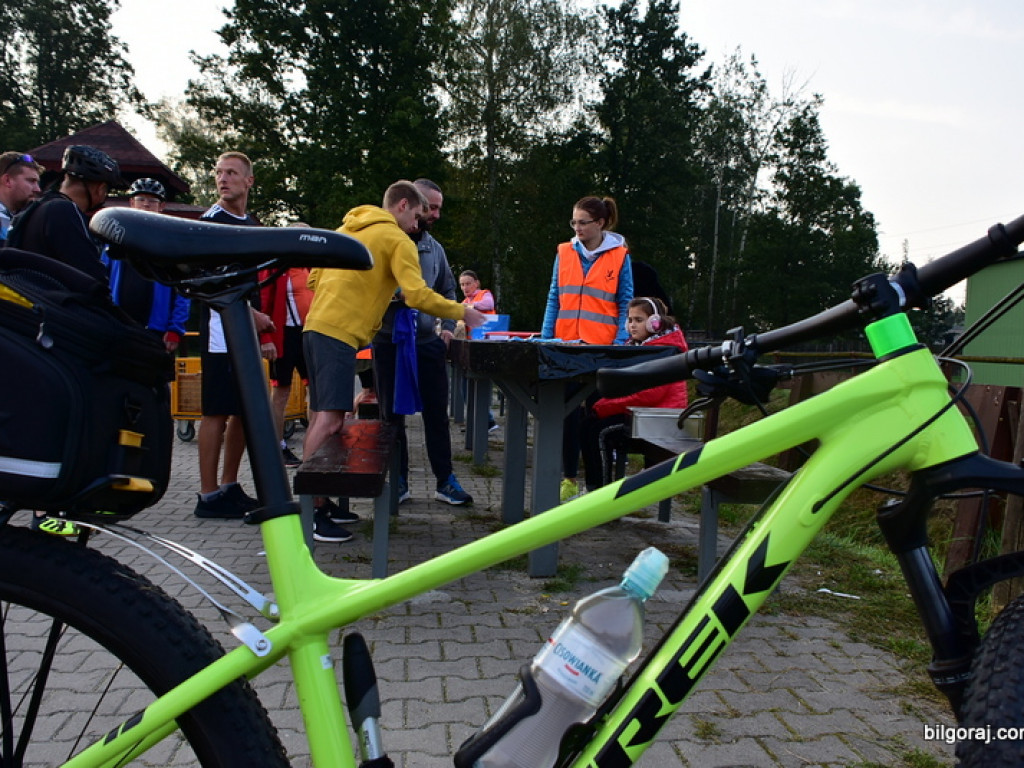 Kilkuset rowerzystów na szlaku 