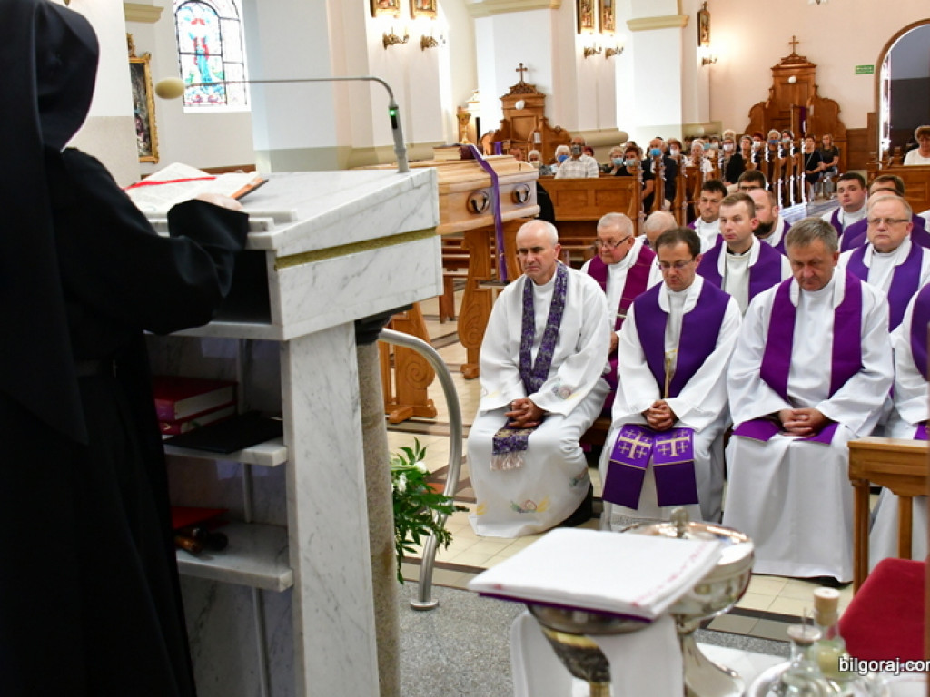 Msza święta żałobna za księdza Romana Kulczyckiego (FOTO)