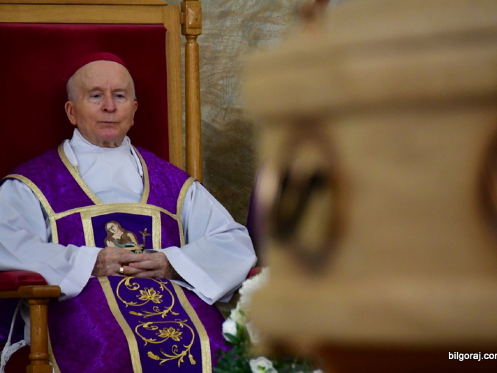 Msza święta żałobna za księdza Romana Kulczyckiego (FOTO)