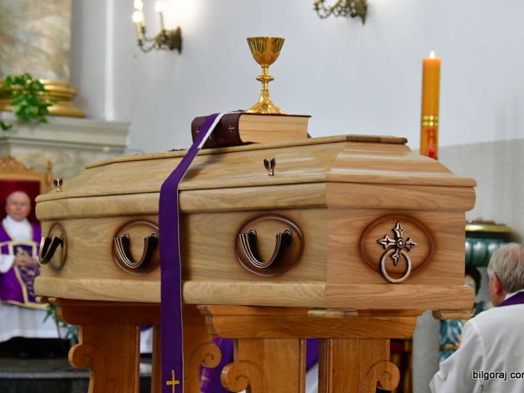 Msza święta żałobna za księdza Romana Kulczyckiego (FOTO)