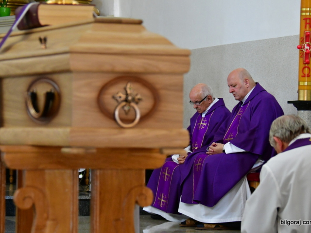 Msza święta żałobna za księdza Romana Kulczyckiego (FOTO)