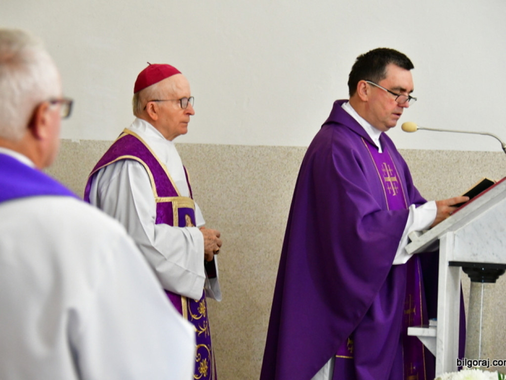 Msza święta żałobna za księdza Romana Kulczyckiego (FOTO)