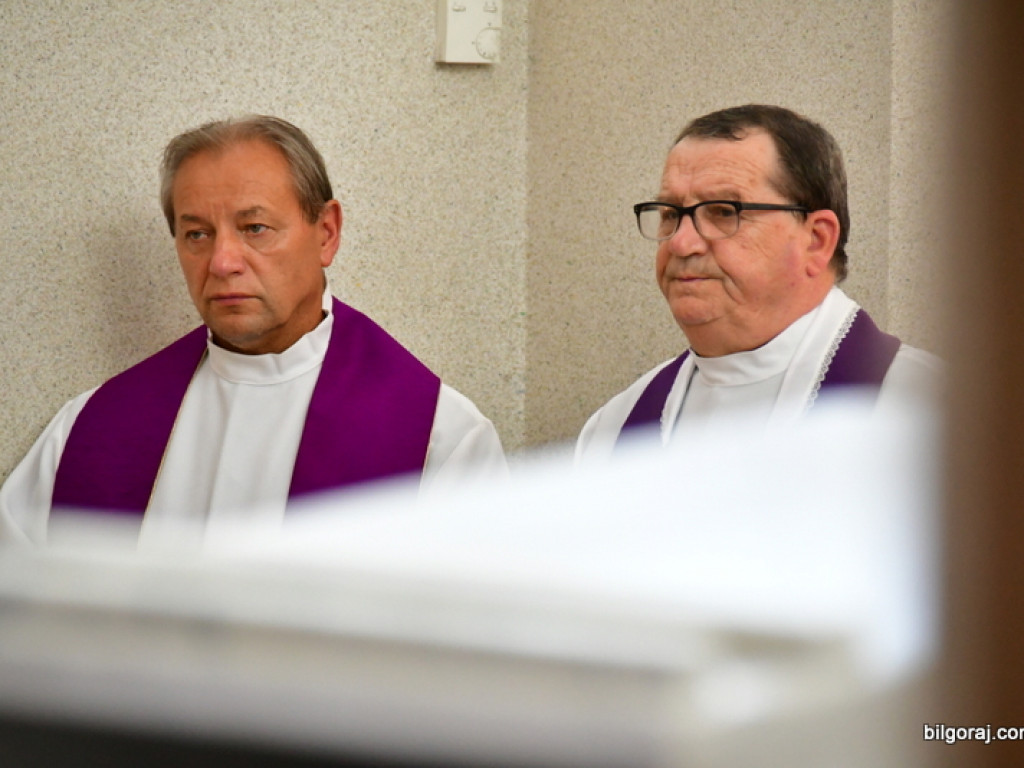 Msza święta żałobna za księdza Romana Kulczyckiego (FOTO)