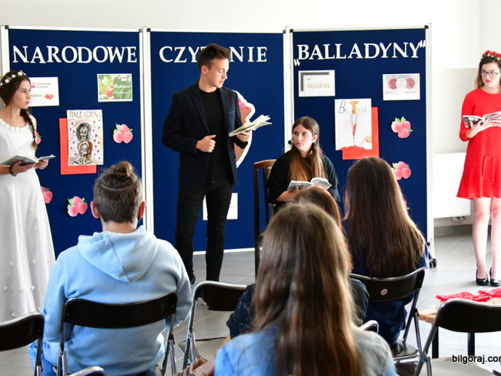 Narodowe czytanie w ZSZiO (FOTO)