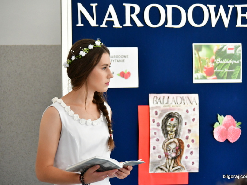 Narodowe czytanie w ZSZiO (FOTO)