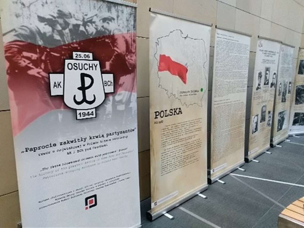 Wystawa o bitwie pod Osuchami w budynku Urzędu Marszałkowskiego w Lublinie