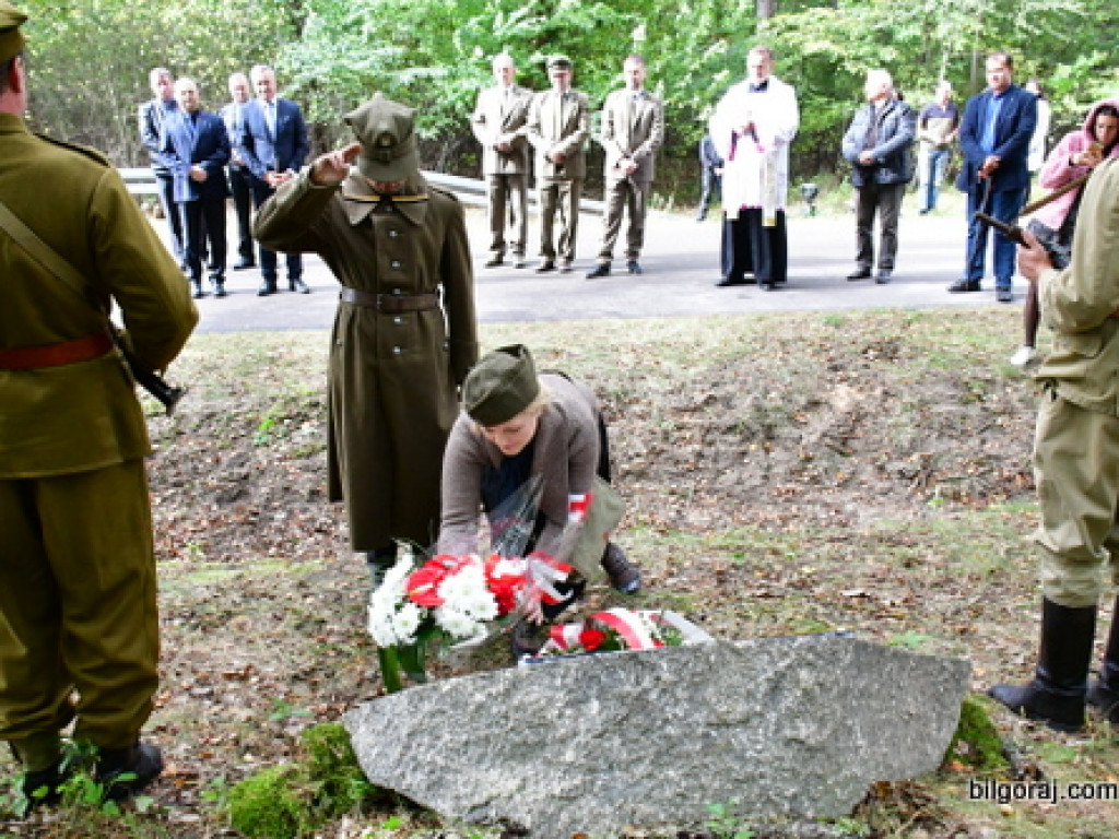 Kamień upamiętnił ważne dla partyzantów miejsce (FOTO)