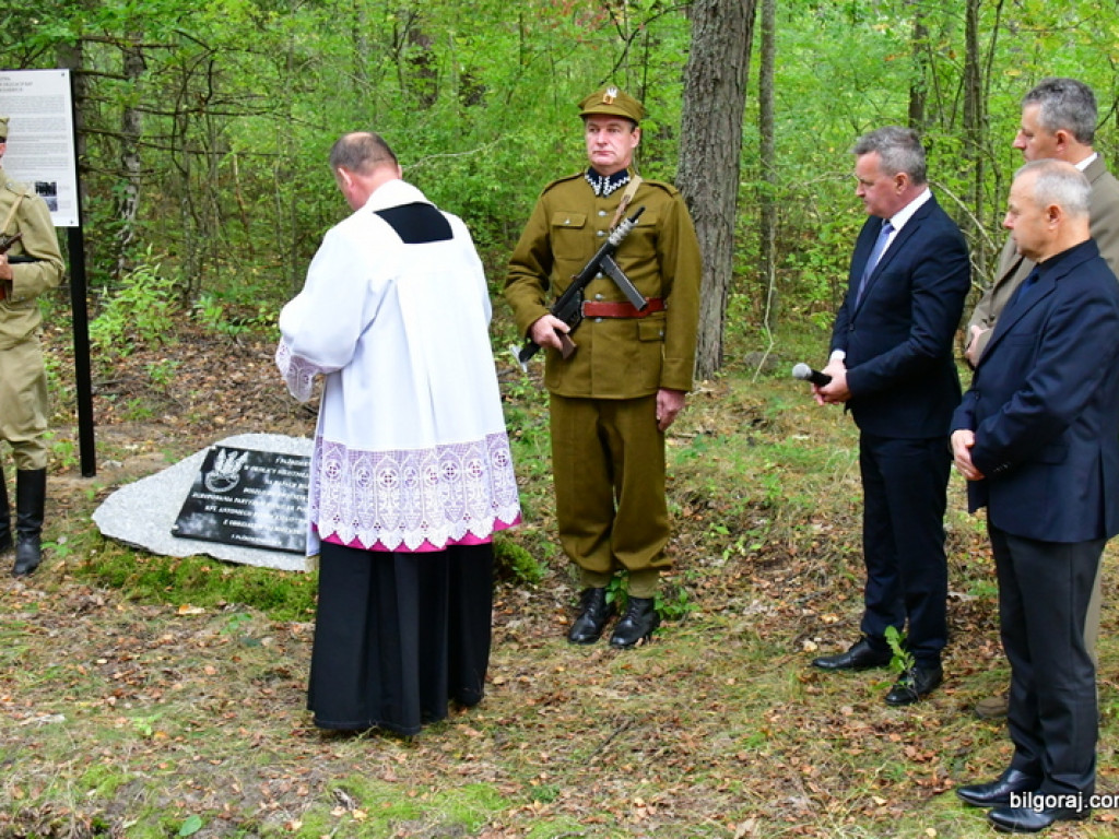 Kamień upamiętnił ważne dla partyzantów miejsce (FOTO)