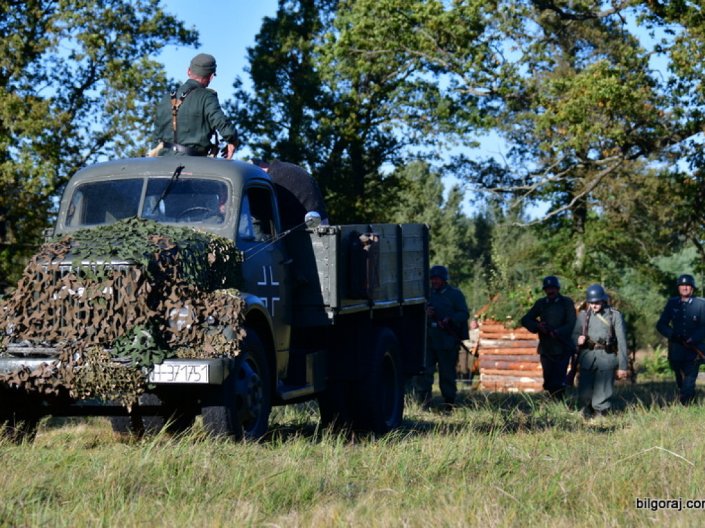 Widowisko w Brodziakach przypomniało historię z czasów II wojny światowej (FOTO)