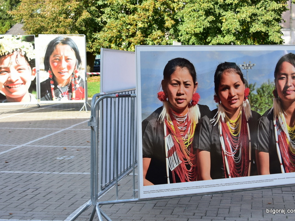 Co robią kobiety, żeby się podobać? (FOTO)
