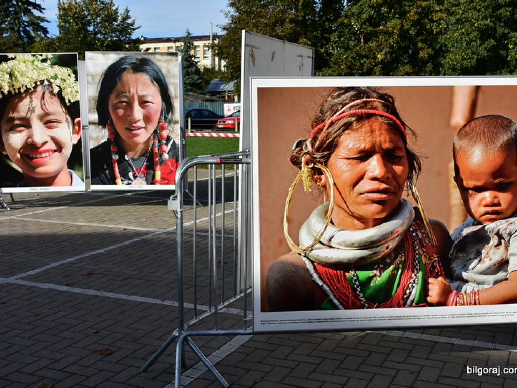 Co robią kobiety, żeby się podobać? (FOTO)
