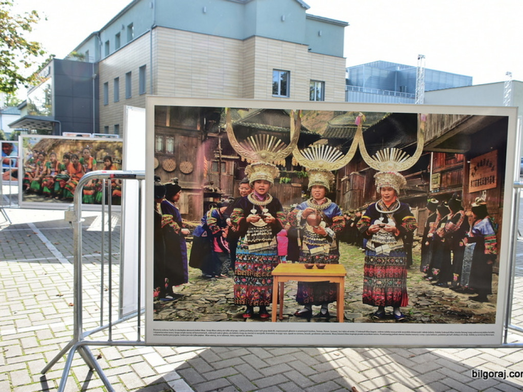 Co robią kobiety, żeby się podobać? (FOTO)