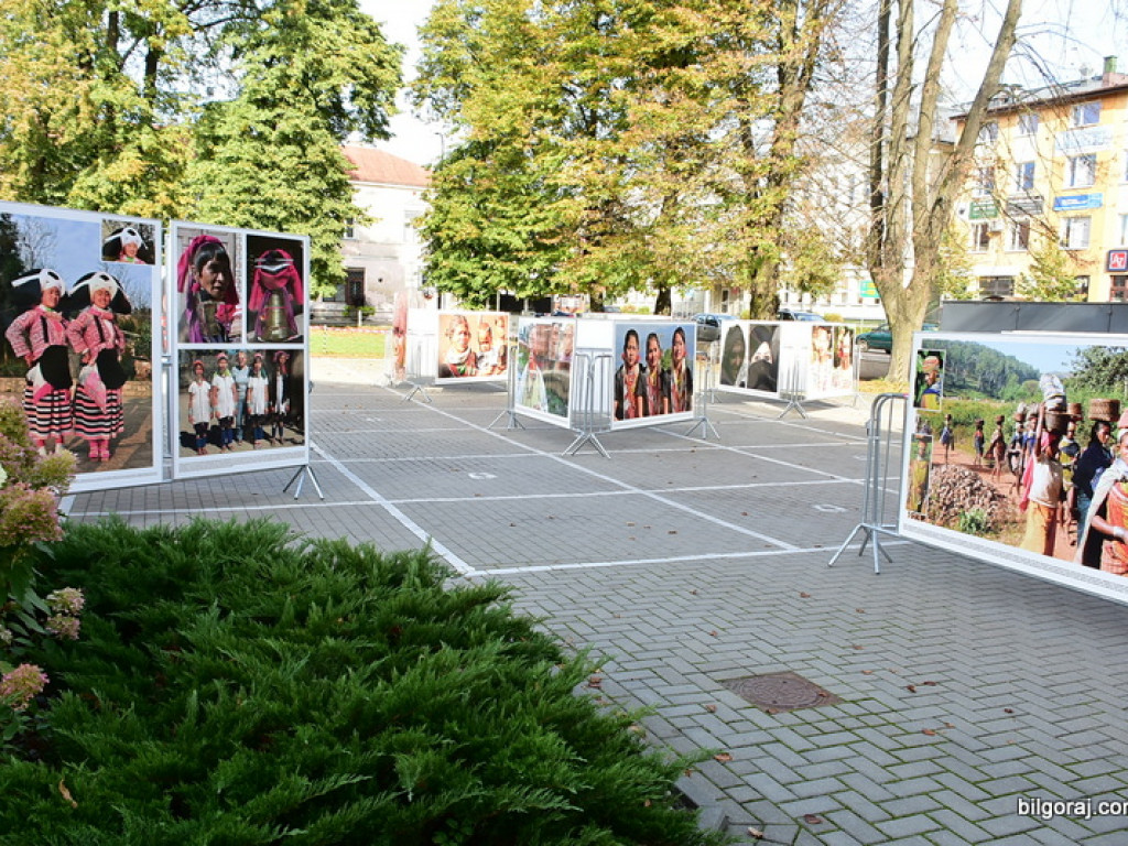 Co robią kobiety, żeby się podobać? (FOTO)