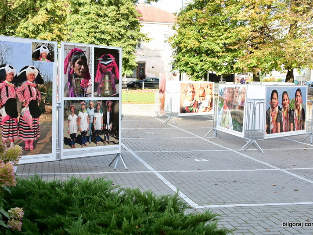 Co robią kobiety, żeby się podobać? (FOTO)
