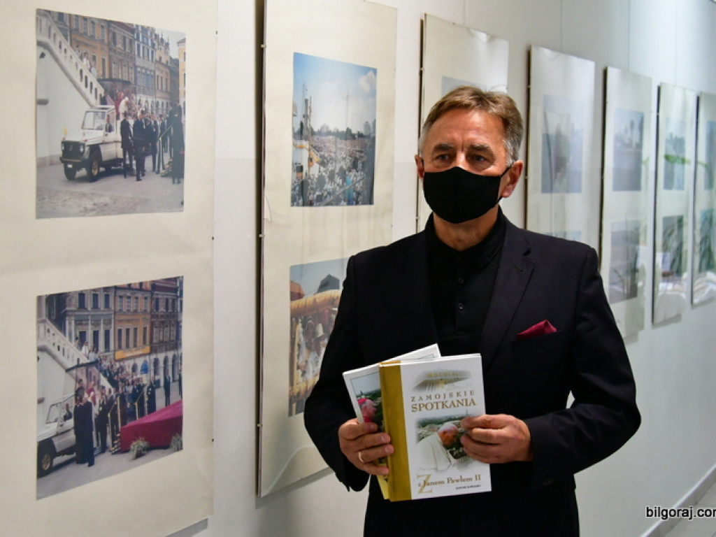 Wystawa niezwykłych zdjęć z wizyty Jana Pawła II w Zamościu (FOTO)