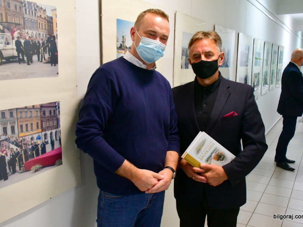 Wystawa niezwykłych zdjęć z wizyty Jana Pawła II w Zamościu (FOTO)