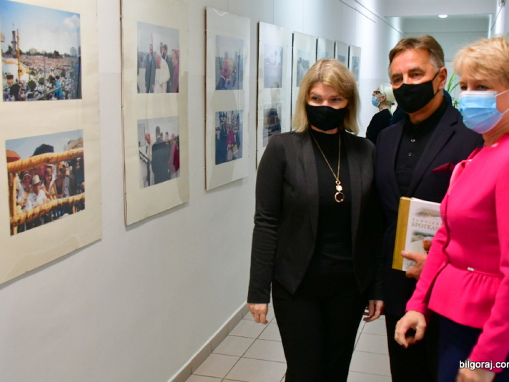 Wystawa niezwykłych zdjęć z wizyty Jana Pawła II w Zamościu (FOTO)