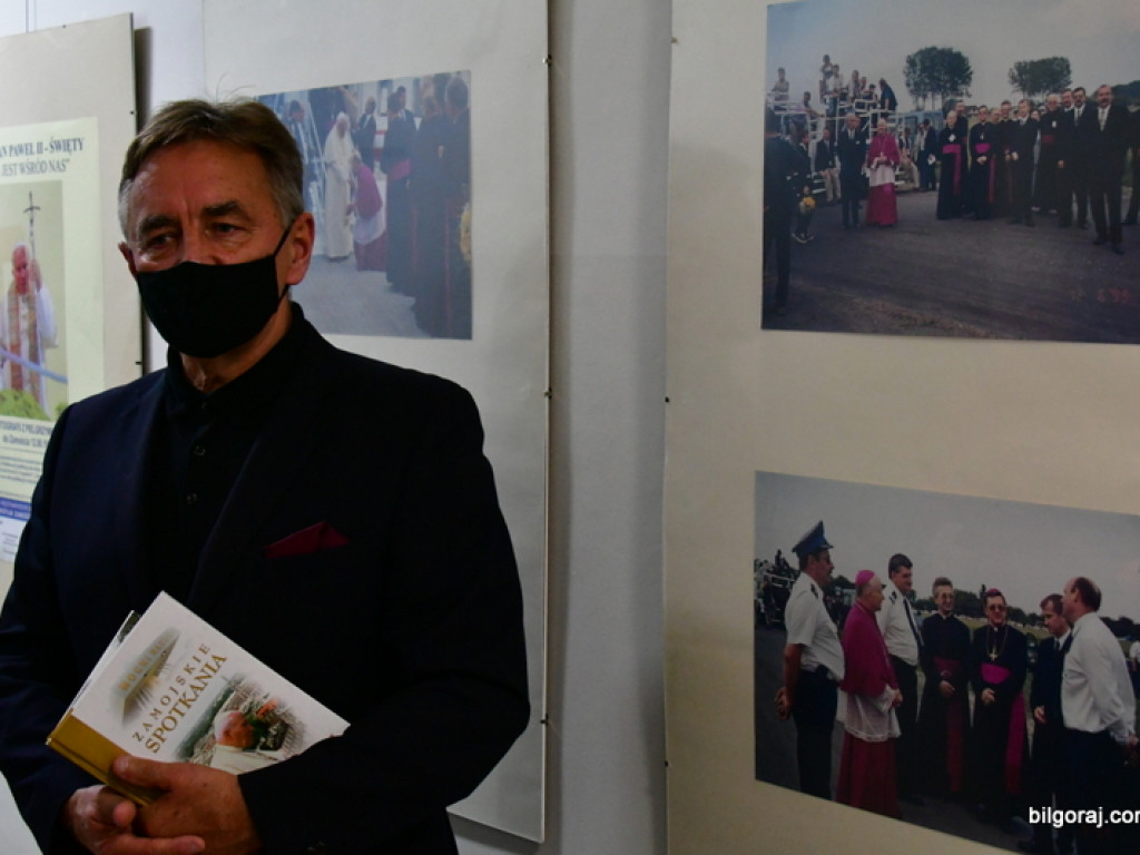 Wystawa niezwykłych zdjęć z wizyty Jana Pawła II w Zamościu (FOTO)