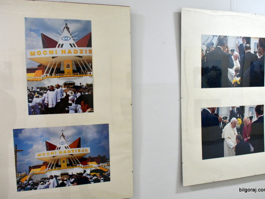 Wystawa niezwykłych zdjęć z wizyty Jana Pawła II w Zamościu (FOTO)