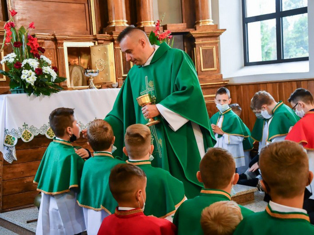 Nowi ministranci w Tereszpolu (FOTO)