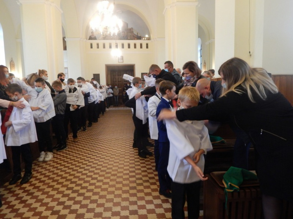 Nowi ministranci w Tereszpolu (FOTO)