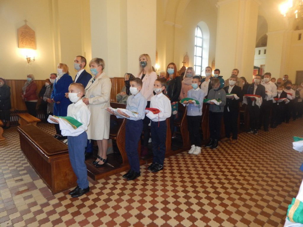 Nowi ministranci w Tereszpolu (FOTO)