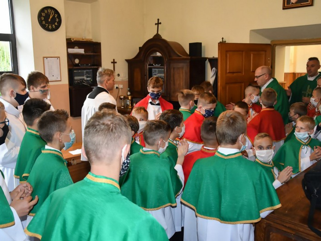Nowi ministranci w Tereszpolu (FOTO)