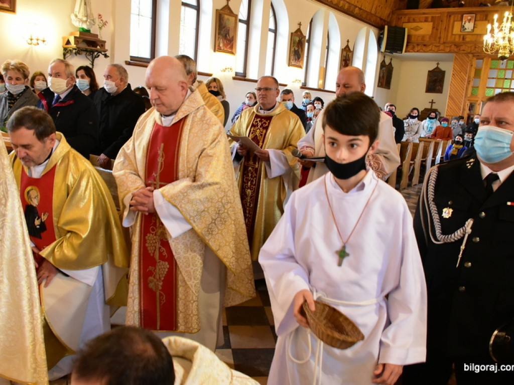 Dąbrowica. Uroczyste wprowadzenie nowego proboszcza (FOTO)