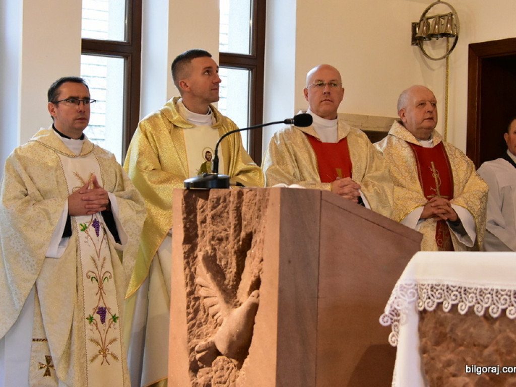 Dąbrowica. Uroczyste wprowadzenie nowego proboszcza (FOTO)