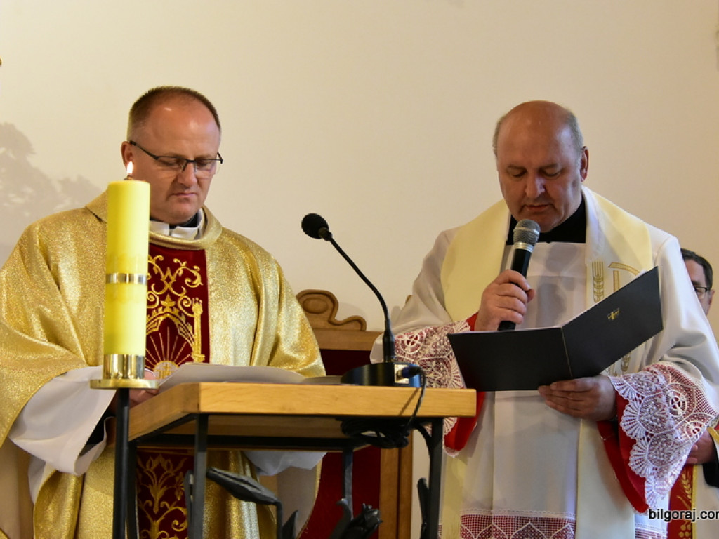 Dąbrowica. Uroczyste wprowadzenie nowego proboszcza (FOTO)