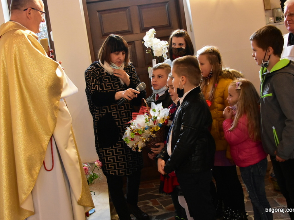 Dąbrowica. Uroczyste wprowadzenie nowego proboszcza (FOTO)