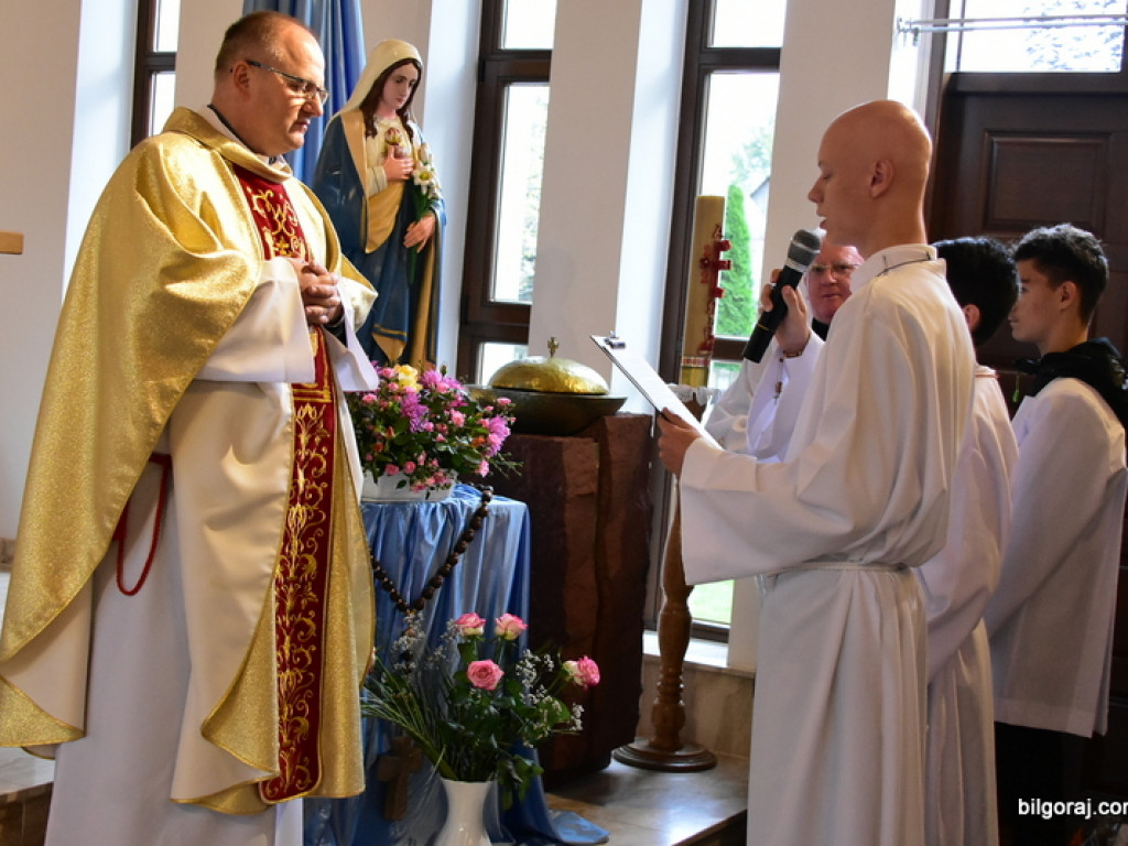 Dąbrowica. Uroczyste wprowadzenie nowego proboszcza (FOTO)