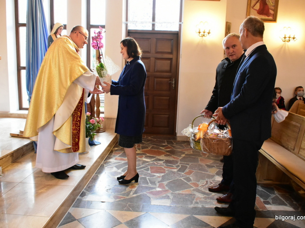 Dąbrowica. Uroczyste wprowadzenie nowego proboszcza (FOTO)