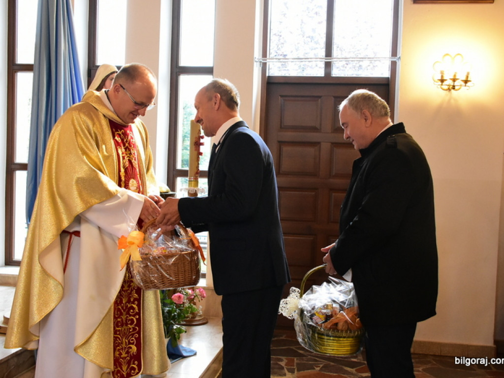 Dąbrowica. Uroczyste wprowadzenie nowego proboszcza (FOTO)