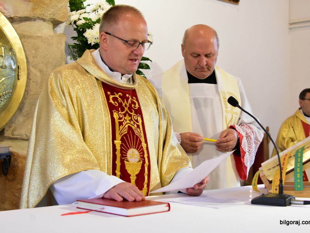 Dąbrowica. Uroczyste wprowadzenie nowego proboszcza (FOTO)