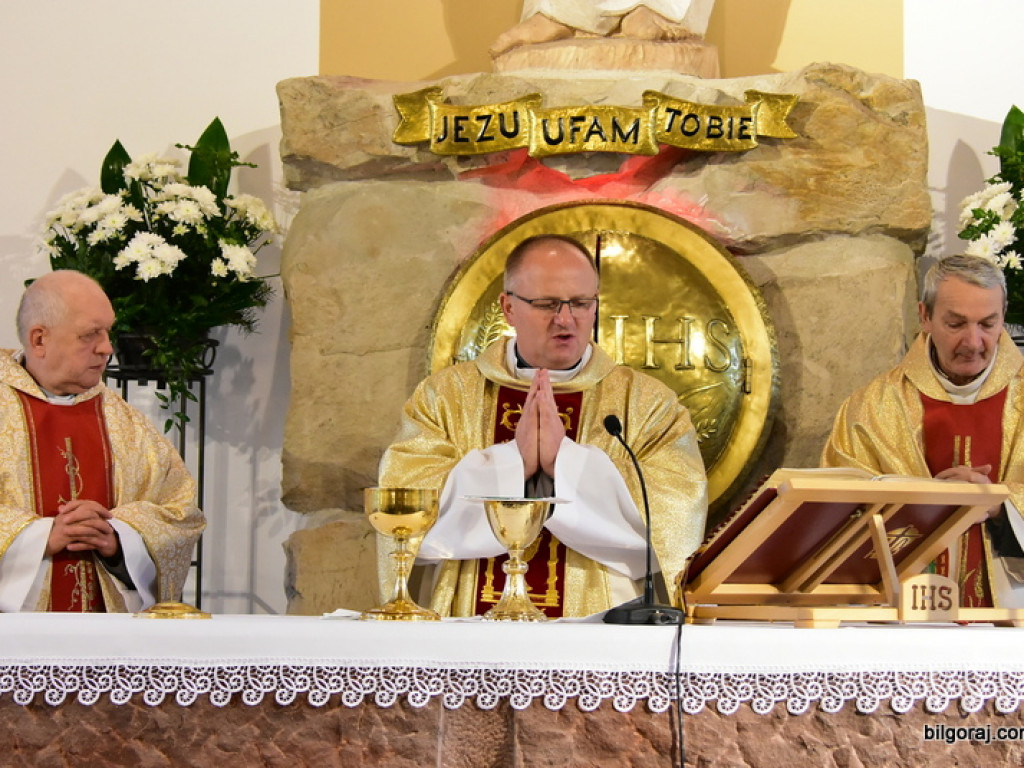 Dąbrowica. Uroczyste wprowadzenie nowego proboszcza (FOTO)