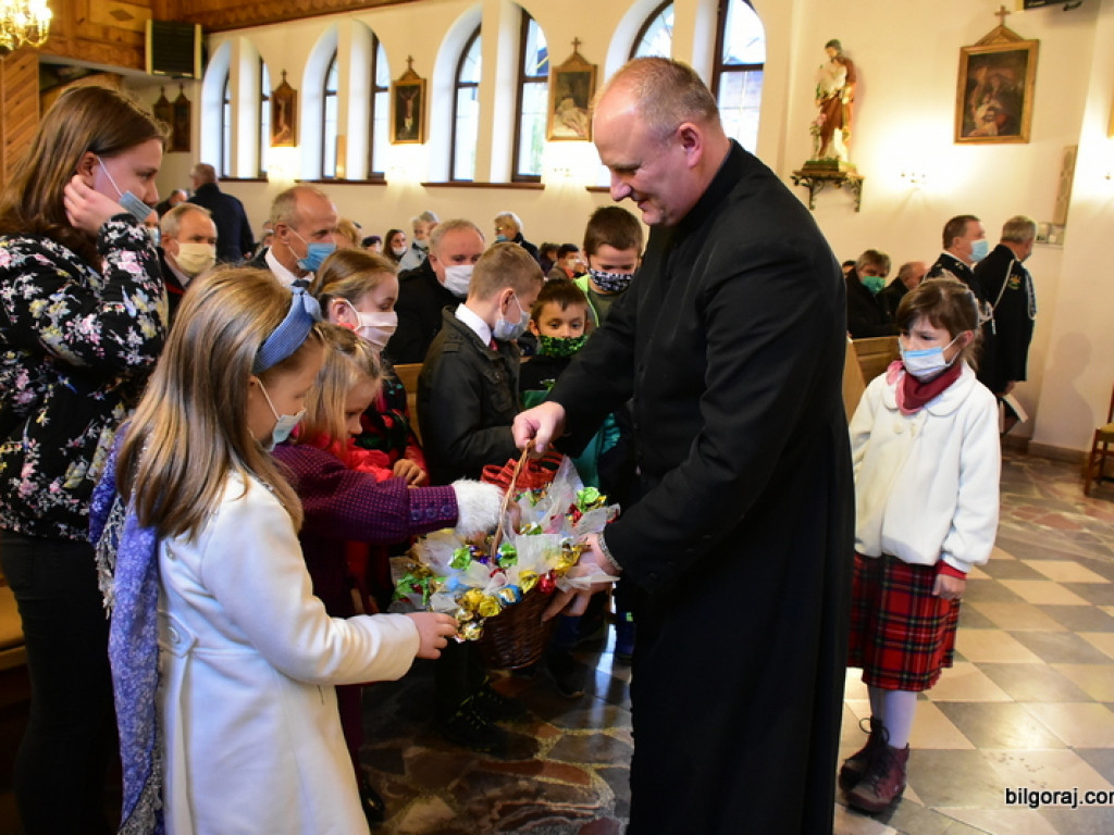 Dąbrowica. Uroczyste wprowadzenie nowego proboszcza (FOTO)