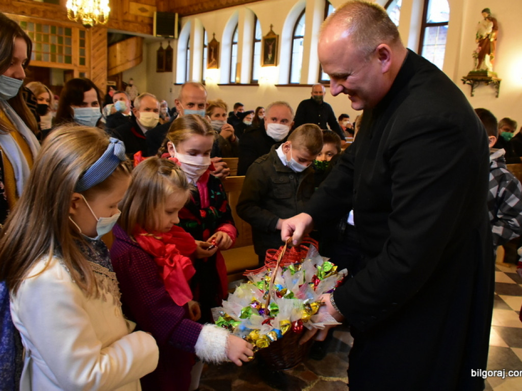 Dąbrowica. Uroczyste wprowadzenie nowego proboszcza (FOTO)
