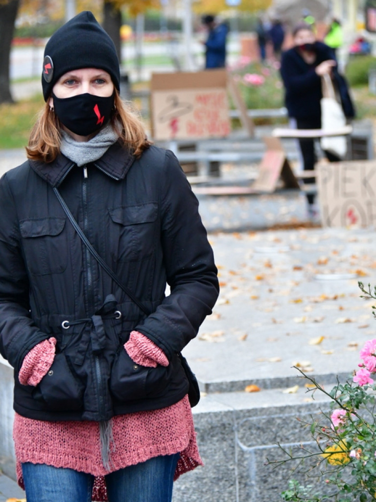 Strajk kobiet. Protest drugi raz przeszedł ulicami Biłgoraja (FOTO)