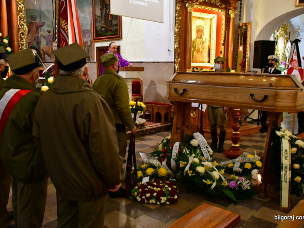Pożegnali Witolda Dembowskiego, Zasłużonego dla Miasta Biłgoraj (FOTO)
