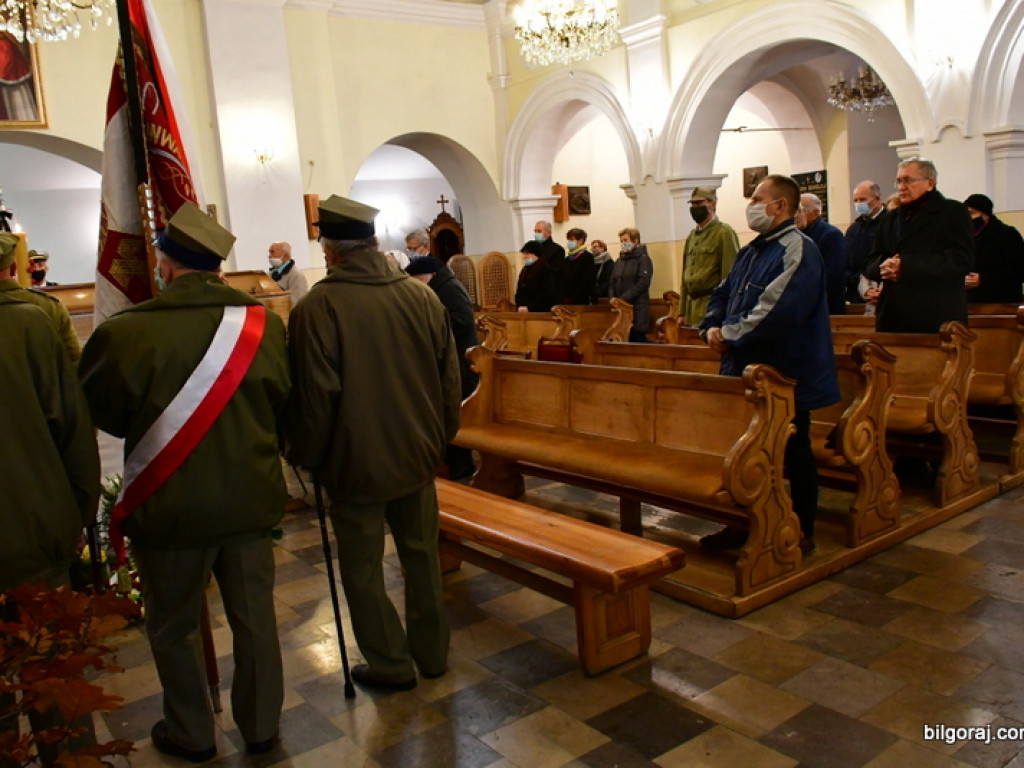 Pożegnali Witolda Dembowskiego, Zasłużonego dla Miasta Biłgoraj (FOTO)