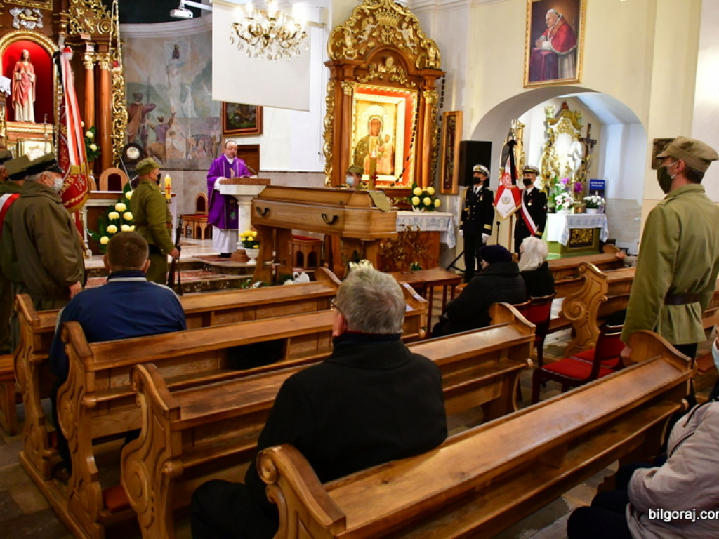Pożegnali Witolda Dembowskiego, Zasłużonego dla Miasta Biłgoraj (FOTO)
